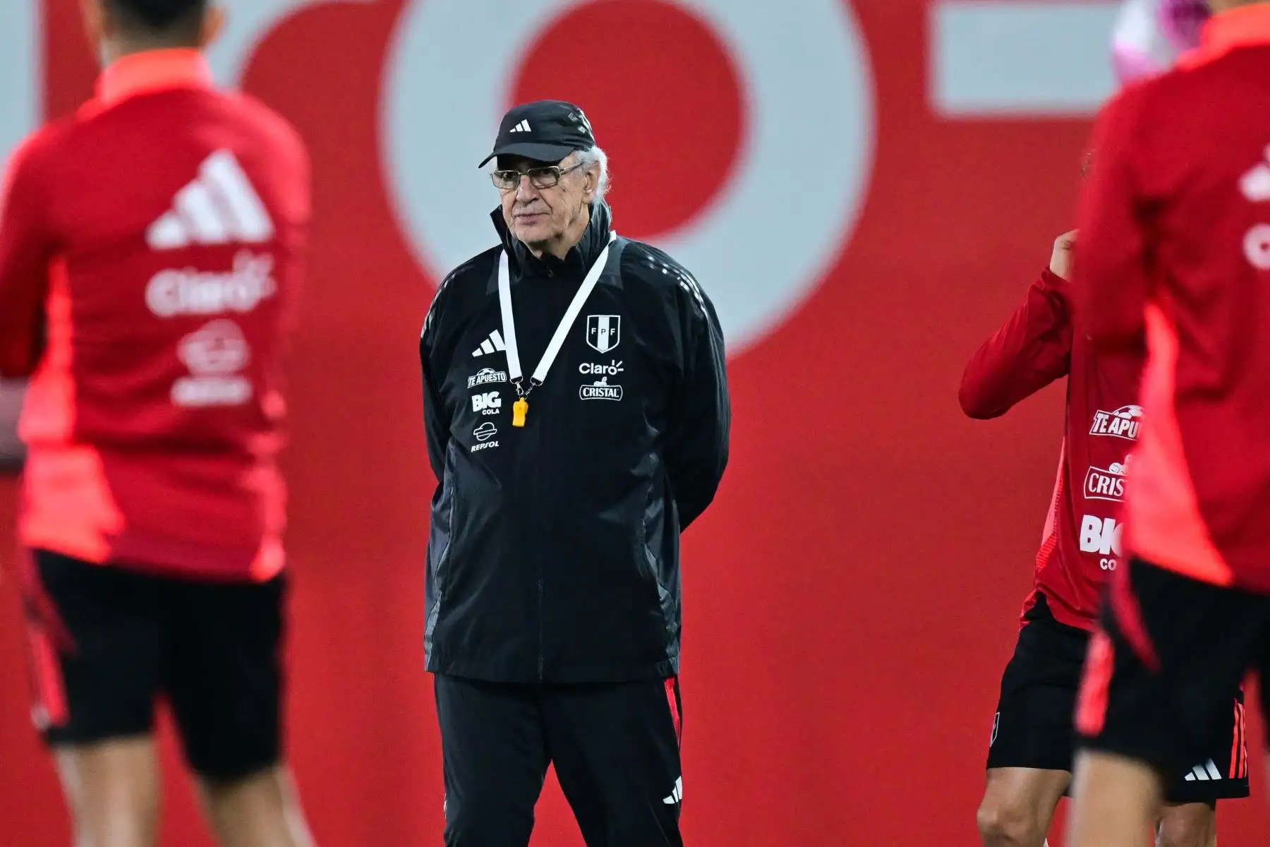 El triunfo de 1-0 ante los uruguayos le permite a la selección peruana sumar 6 puntos y ascender al novenos puesto de la tabla de las clasificatorias. Ahora para seguir escalando tiene la obligación de sumar ante Brasil, que viene de superar 2-1 a Chile en Santiago. Foto: ANDINA/FPF