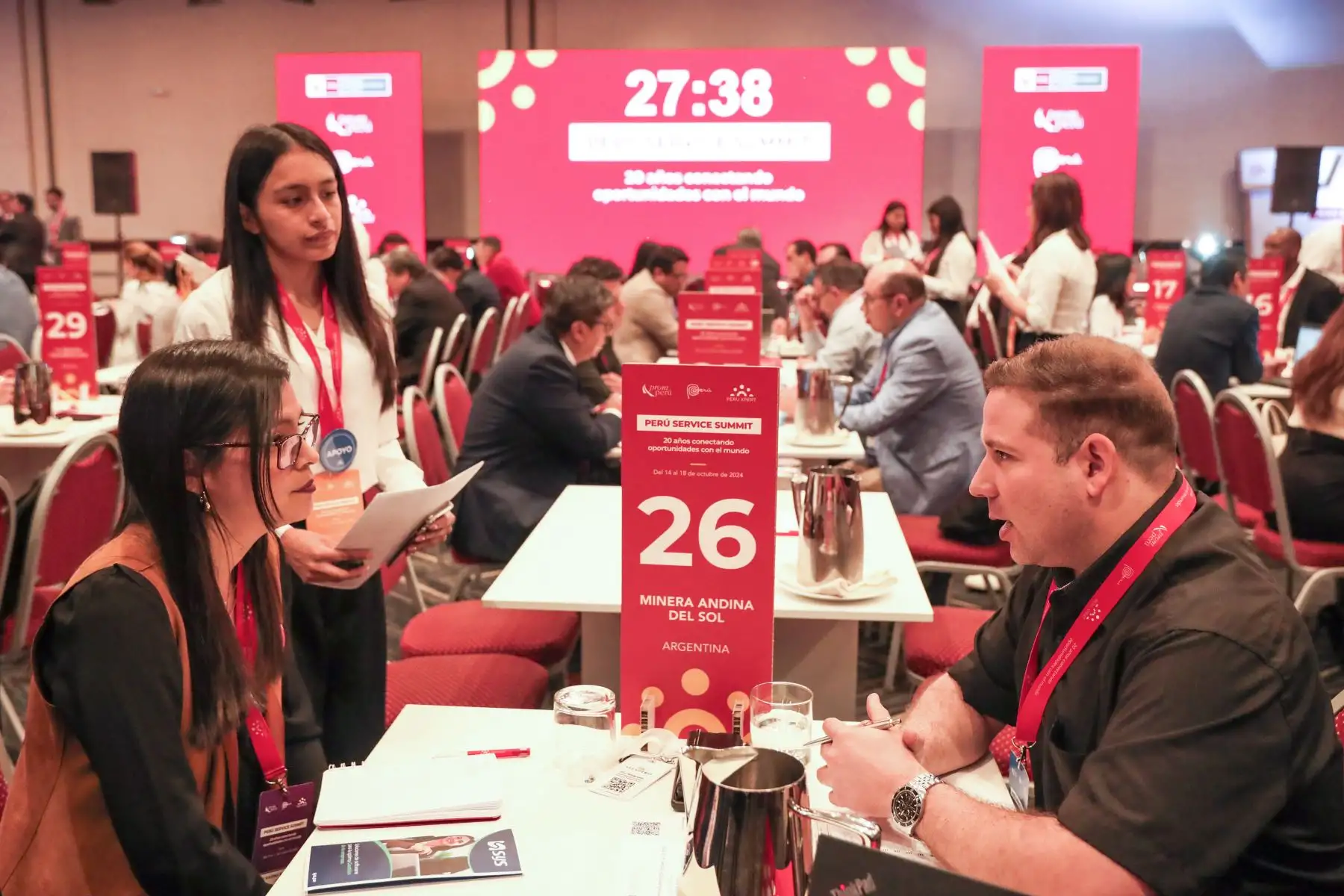 Empresas peruanas de servicios negocian con potenciales compradores extranjeros en el Perú Service Summit.. Foto: ANDINA/ Connie Calderon