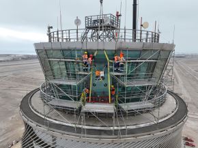 LAP culminó el reemplazo de vidrios en la nueva torre de control del Aeropuerto Internacional Jorge Chávez. Foto: Andina/Difusión