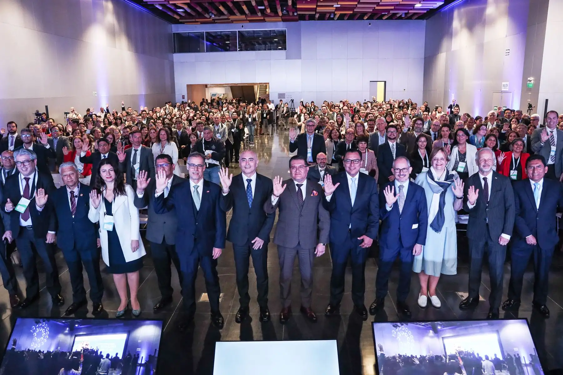 El VII Foro Internacional de Economía Circular fue inaugurado por el ministro de Vivienda, Construcción y Saneamiento, Durich Whittembury; el ministro del Ambiente, Juan Carlos Castro Vargas; el ministro de la Producción, Sergio González y el embajador de la Unión Europea en Perú. Foto: ANDINA/ Connie Calderon
