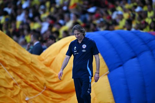 Los dirigidos de Ricardo Gareca sufrieron un nuevo revés al perder por 4-0 ante la escuadra de Colombia. Foto: AFP