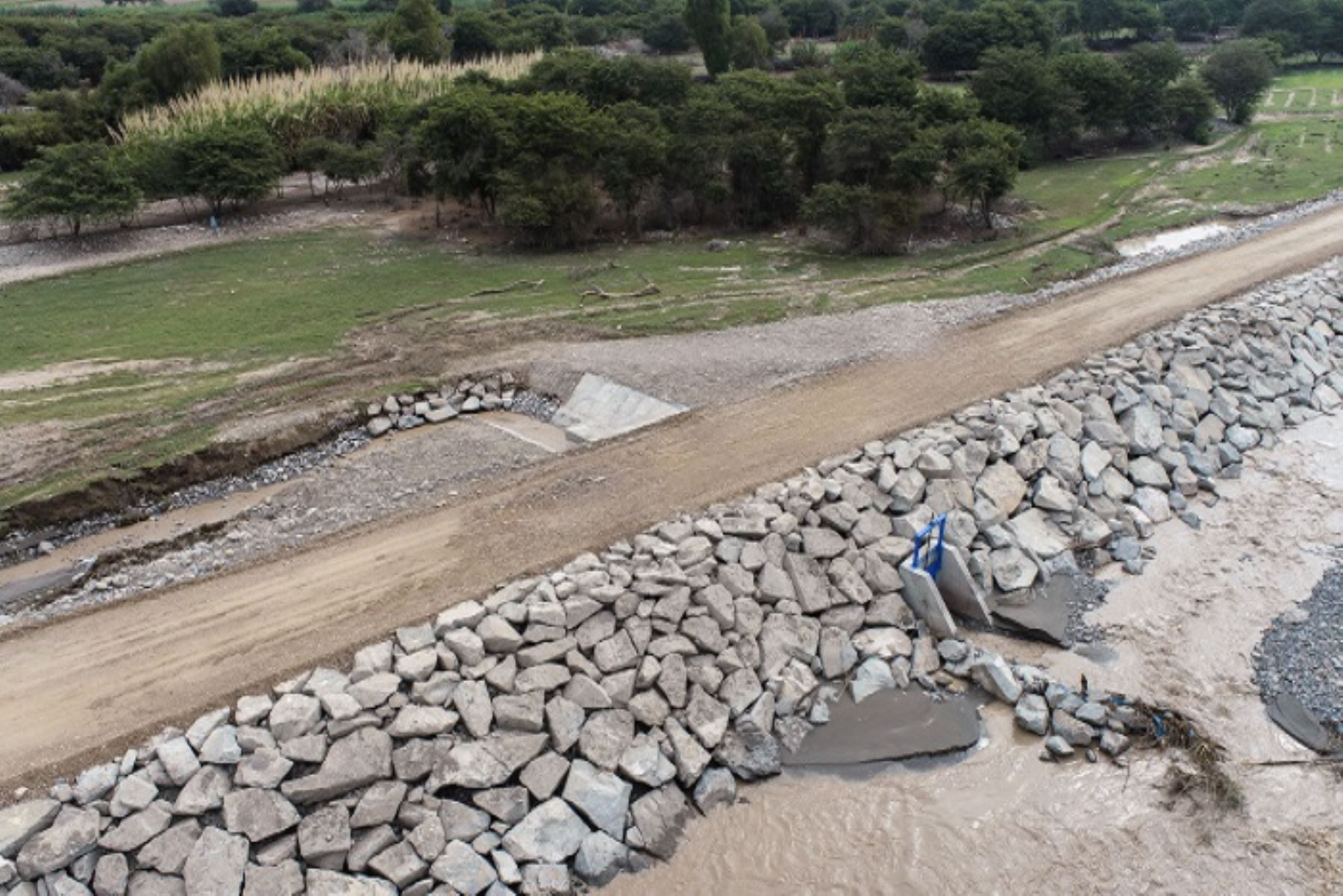 El Ministerio de Desarrollo Agrario y Riego, informó que la implementación del sistema de protección para el control de desbordes e inundaciones en el río Pisco en la región Ica, presenta un avance superior al 70 %.