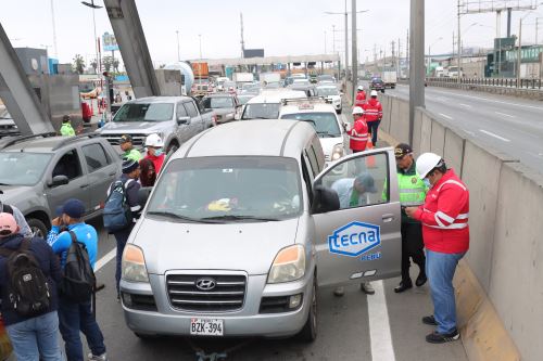 SUTRAN y Policía Nacional ejecutan operativo de fiscalización a la altura del Km. 40 de la Panamericana Sur