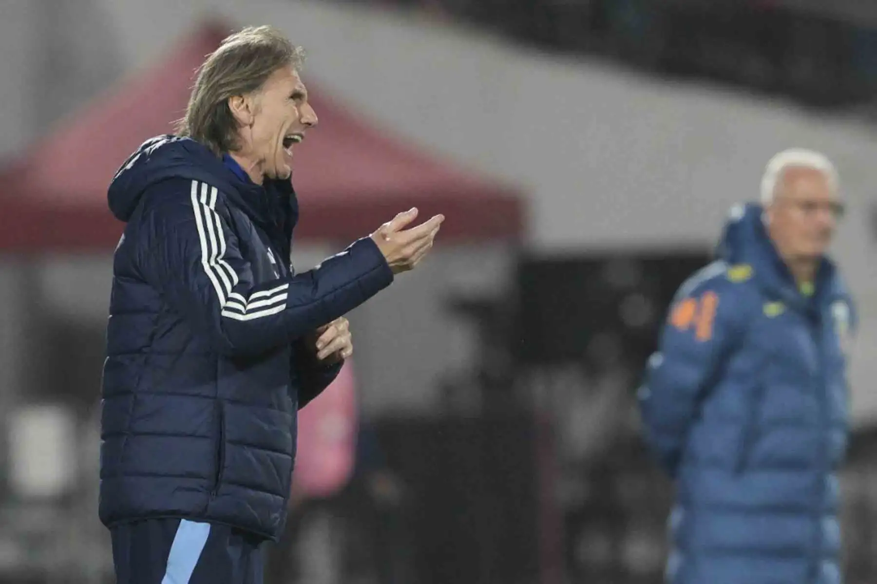 Se trata de "una selección a la deriva, lanzada a mar abierto sin abrigo y sin provisiones", escribió el diario El Mercurio de Chile. Foto: AFP