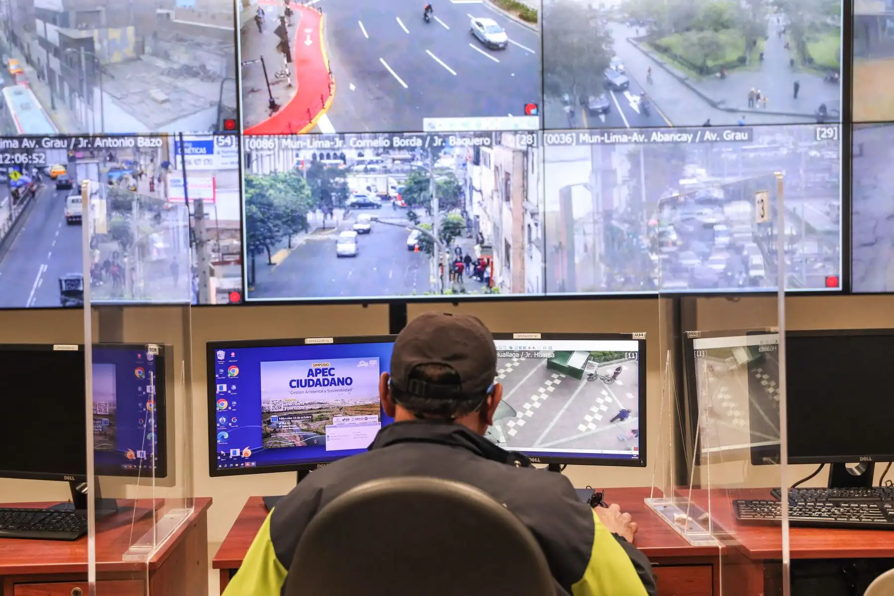 Actualmente la aplicación "Lima Segura", viene trabajando con la asociación de bodegueros del Perú, los cuales están integrando sus cámaras de videovigilancia al Centro Integrado de Comunicaciones, las cuales se podrán monitorear directamente usando la inteligencia artificial.  Foto: ANDINA/ Connie Calderon