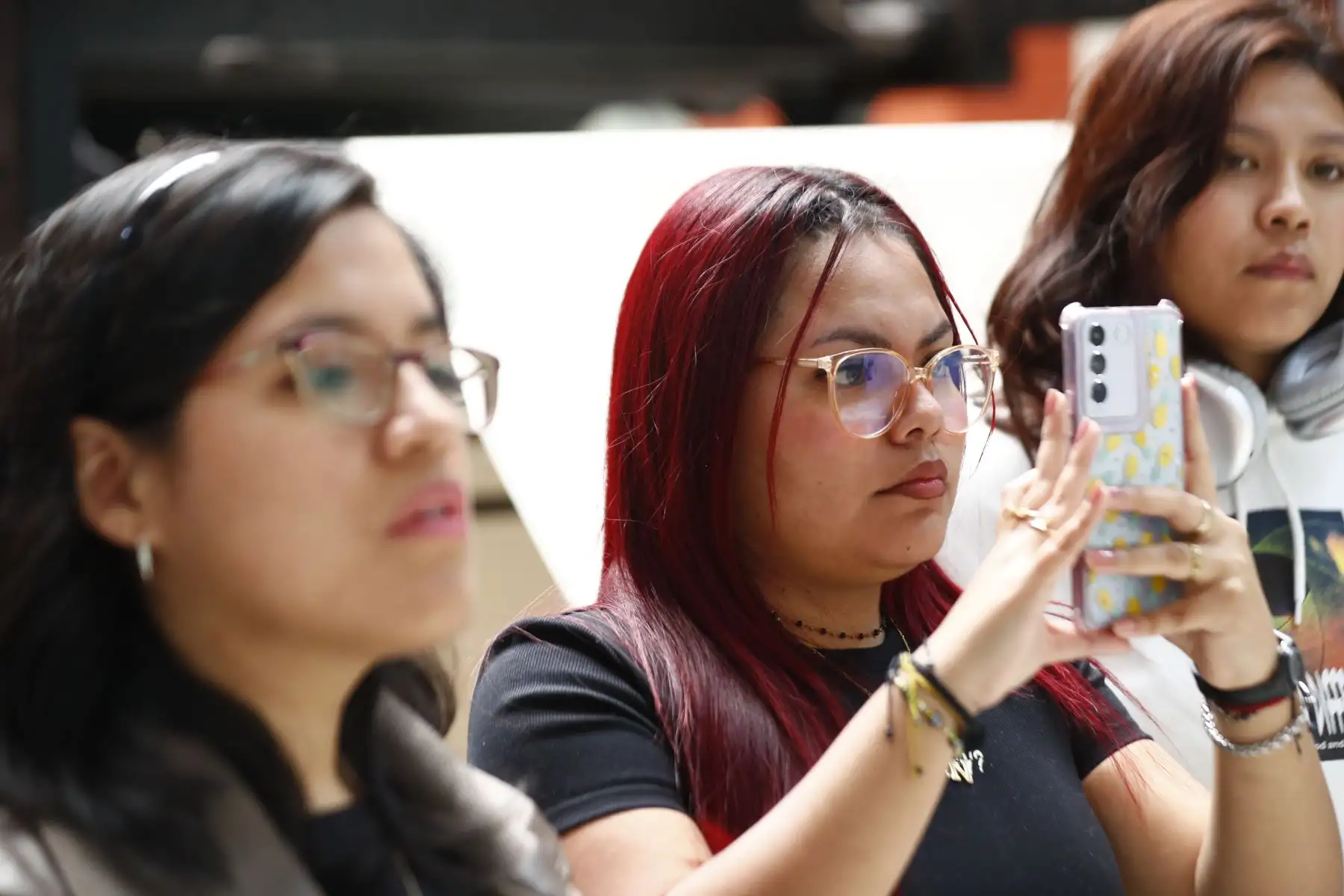 Estudiantes de cuarto ciclo de Ciencias de la Comunicación de la Universidad César Vallejo - Sede Callao, del curso de Producción y Realización Audiovisual, visitaron las instalaciones del Diario El Peruano y de la Agencia Andina para conocer el Museo Gráfico de Editora Perú y participar en la iniciativa Vive Andina, en donde periodistas de ambos medios de comunicación comparten sus experiencias con los estudiantes. Foto: ANDINA/Daniel Bracamonte