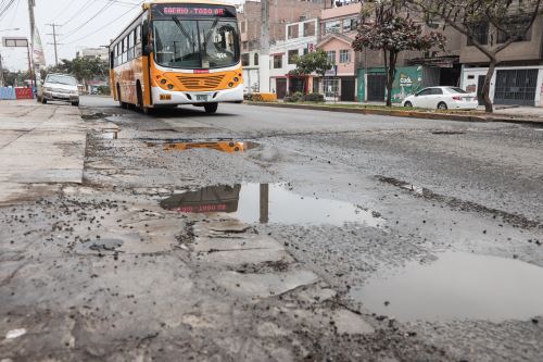 San Juan de Lurigancho: vecinos denuncian mal estado de pistas en el distrito