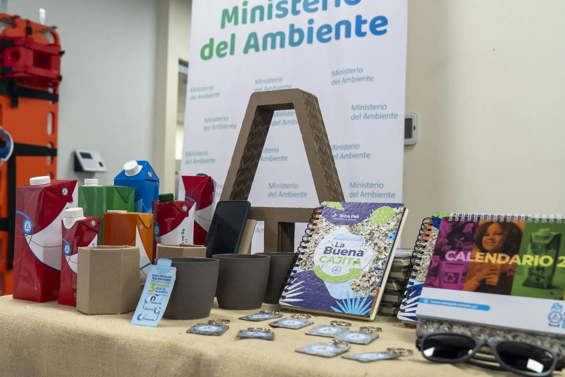 Empresas peruanas ya aplican el modelo de producción basado en el reciclaje, reúso y reparación de residuos para dar vida a otros productos, con orientación técnica del Minam. Foto: Difusión