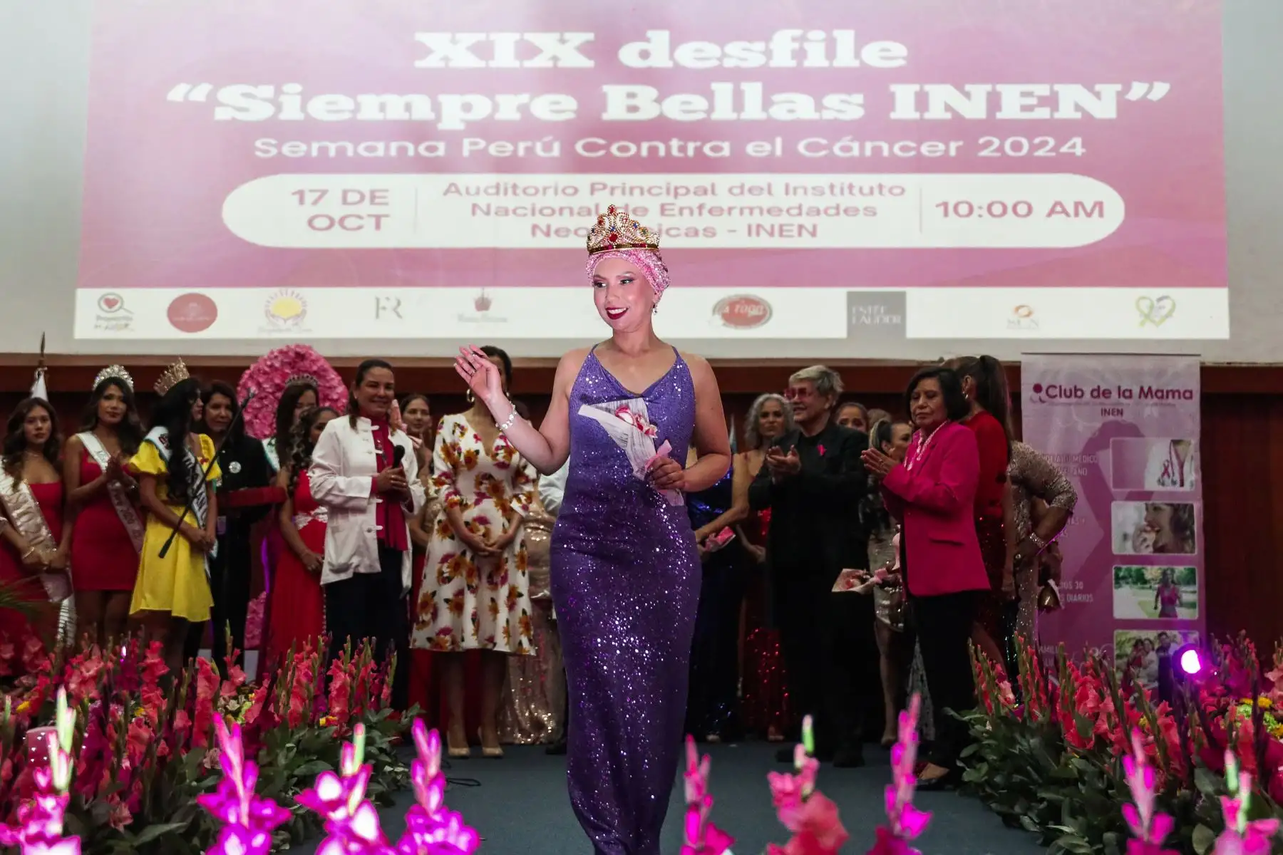 Pacientes con cáncer de mama del Instituto Nacional de Enfermedades Neoplásicas (INEN) participan en el tradicional desfile de belleza “Siempre Bellas", en el marco del Día Mundial de Lucha Contra el Cáncer de Mama, que se conmemora el 19 de octubre de cada año. Foto: ANDINA/ Connie Calderon