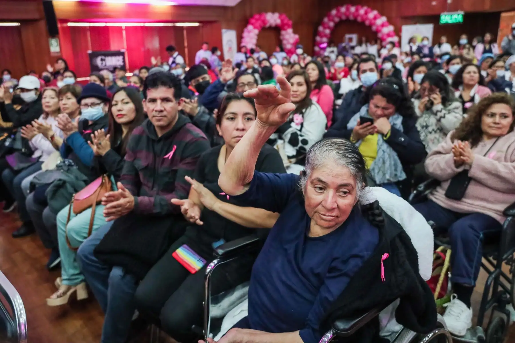 Participaron en el evento, directores del INEN, reinas de belleza, médicos y enfermeras, compañeras y familiares de las participantes. Foto: ANDINA/ Connie Calderon