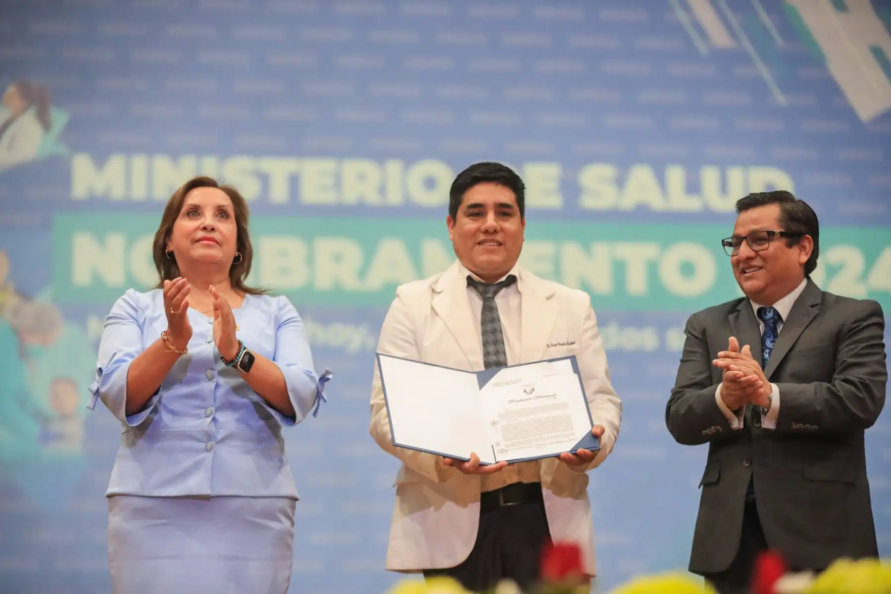 Ceremonia de Entrega de Resoluciones de Nombramiento del Personal Asistencial del Ministerio de Salud - MINSA, sus organismos públicos y las unidades ejecutoras. 
Foto: ANDINA/ Prensa presidencia