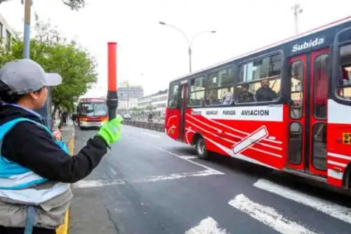 ATU y la PNP refuerzan el trabajo conjunto para aplicar el plan de rutas de transporte público por el cierre del puente Ricardo Palma. Foto: ANDINA/Difusión