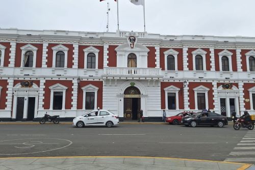 Los estafadores promocionan, a través de la página clonada de la comuna de Trujillo, una descuento del 50 % en el trámite. Foto: ANDINA/Difusión