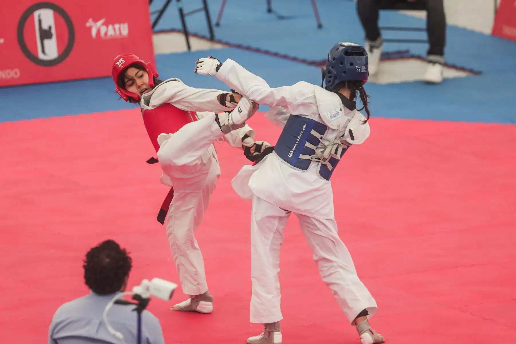 El tercer campeonato ranking nacional taekwondo “Copa Gran Maestro” se desarrolla en las instalaciones de la VIDENA, en las modalidades poomsae, kyorugi y para taekwondo. Este campeonato deportivo está dirigido a pre cadetes, cadetes, juveniles y mayores. Foto: ANDINA/ Connie Calderon