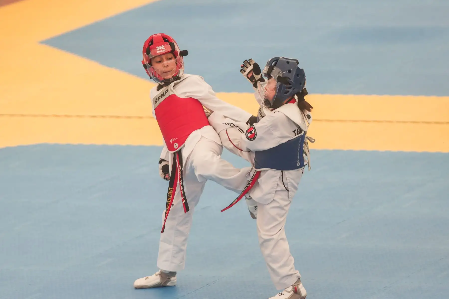El tercer campeonato ranking nacional taekwondo “Copa Gran Maestro” se desarrolla en las instalaciones de la VIDENA, en las modalidades poomsae, kyorugi y para taekwondo. Este campeonato deportivo está dirigido a pre cadetes, cadetes, juveniles y mayores. Foto: ANDINA/ Connie Calderon