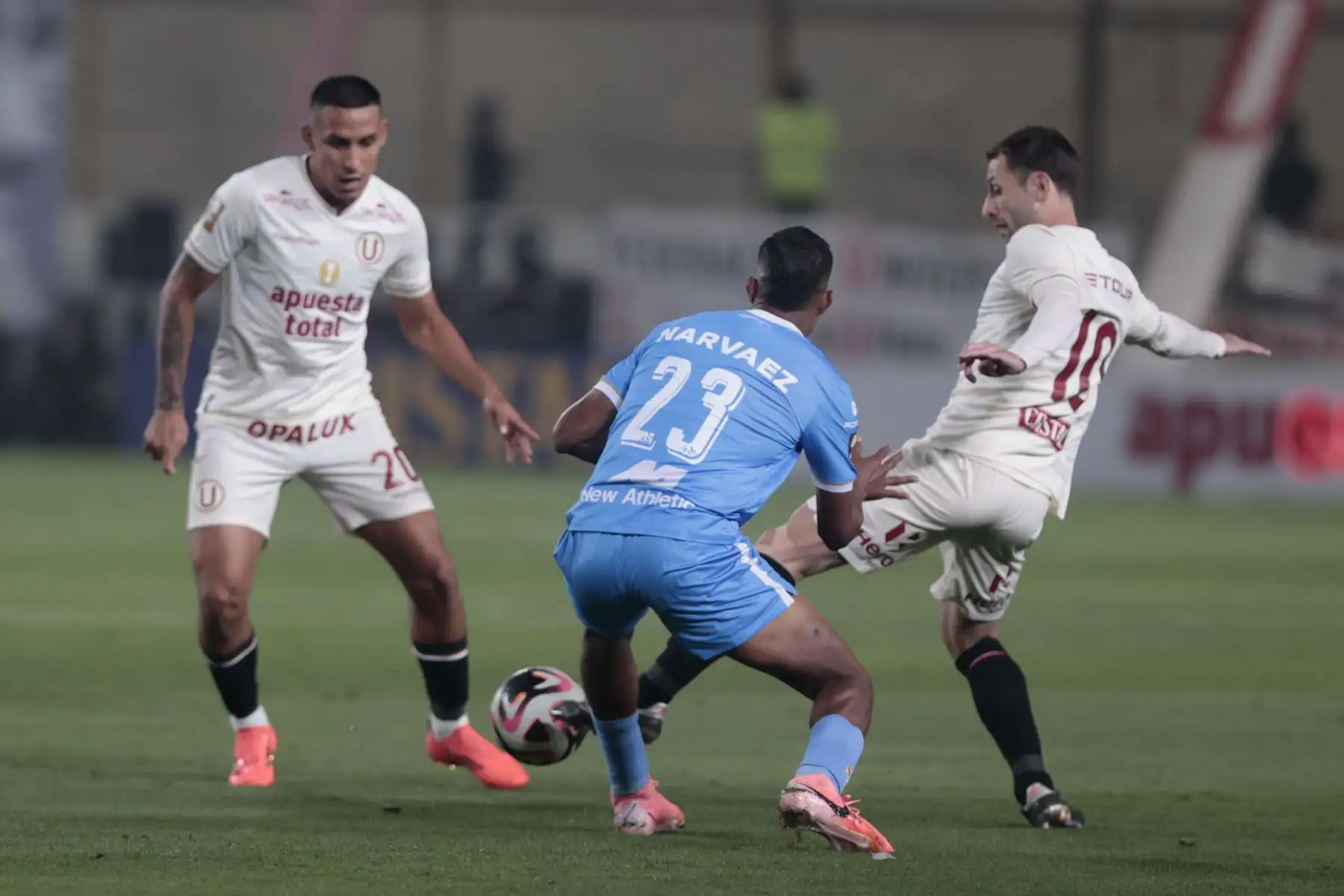 Universitario de Deportes recibe a ADT de Tarma en el Monumental de Ate por la fecha 14 del Torneo Clausura. Foto: ANDINA/Vidal Tarqui