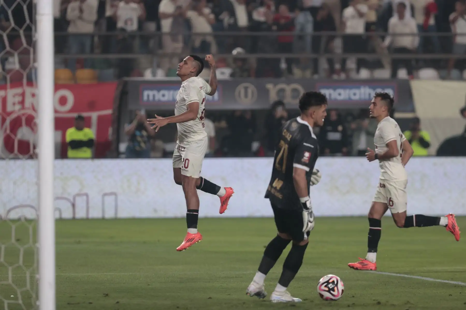Universitario de Deportes recibe a ADT de Tarma en el Monumental de Ate por la fecha 14 del Torneo Clausura. Foto: ANDINA/Vidal Tarqui