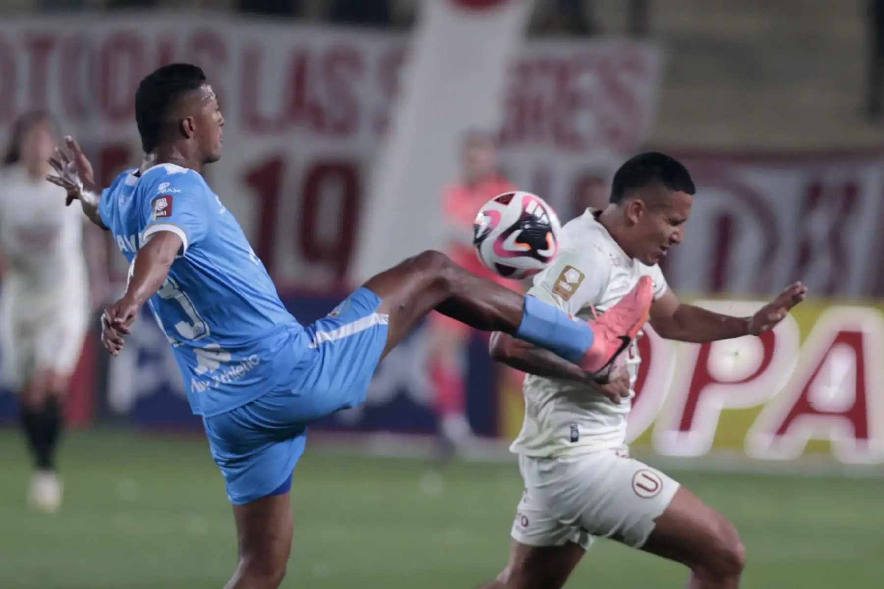 Universitario de Deportes recibe a ADT de Tarma en el Monumental de Ate por la fecha 14 del Torneo Clausura. Foto: ANDINA/Vidal Tarqui