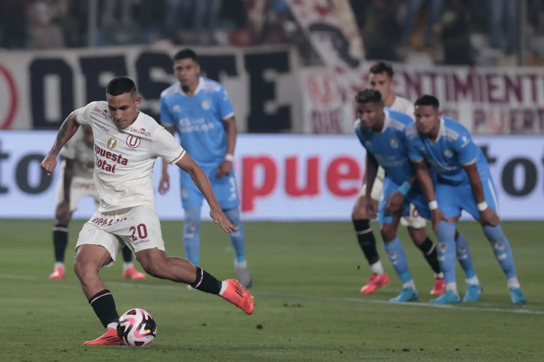 Universitario de Deportes recibe a ADT de Tarma en el Monumental de Ate por la fecha 14 del Torneo Clausura. Foto: ANDINA/Vidal Tarqui