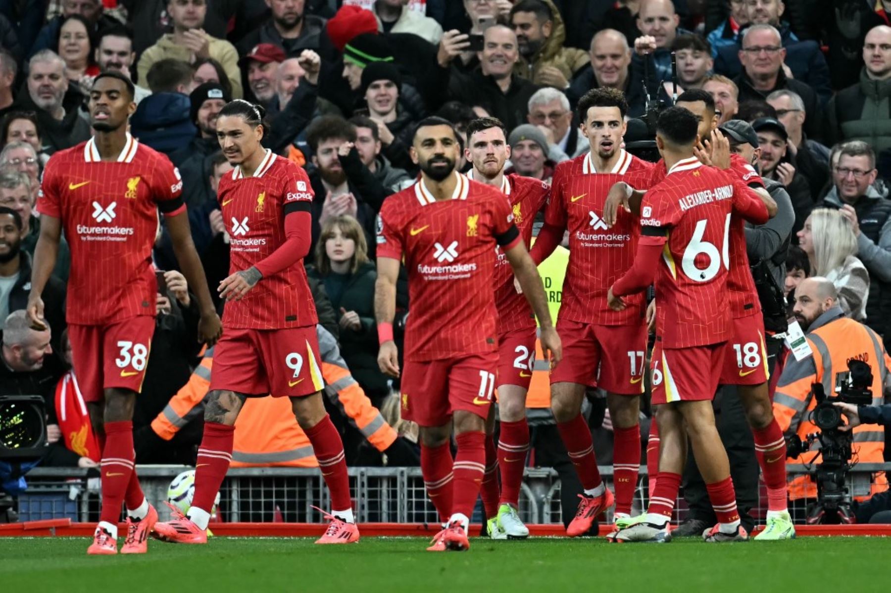 Liverpool en lo más alto del Premier League