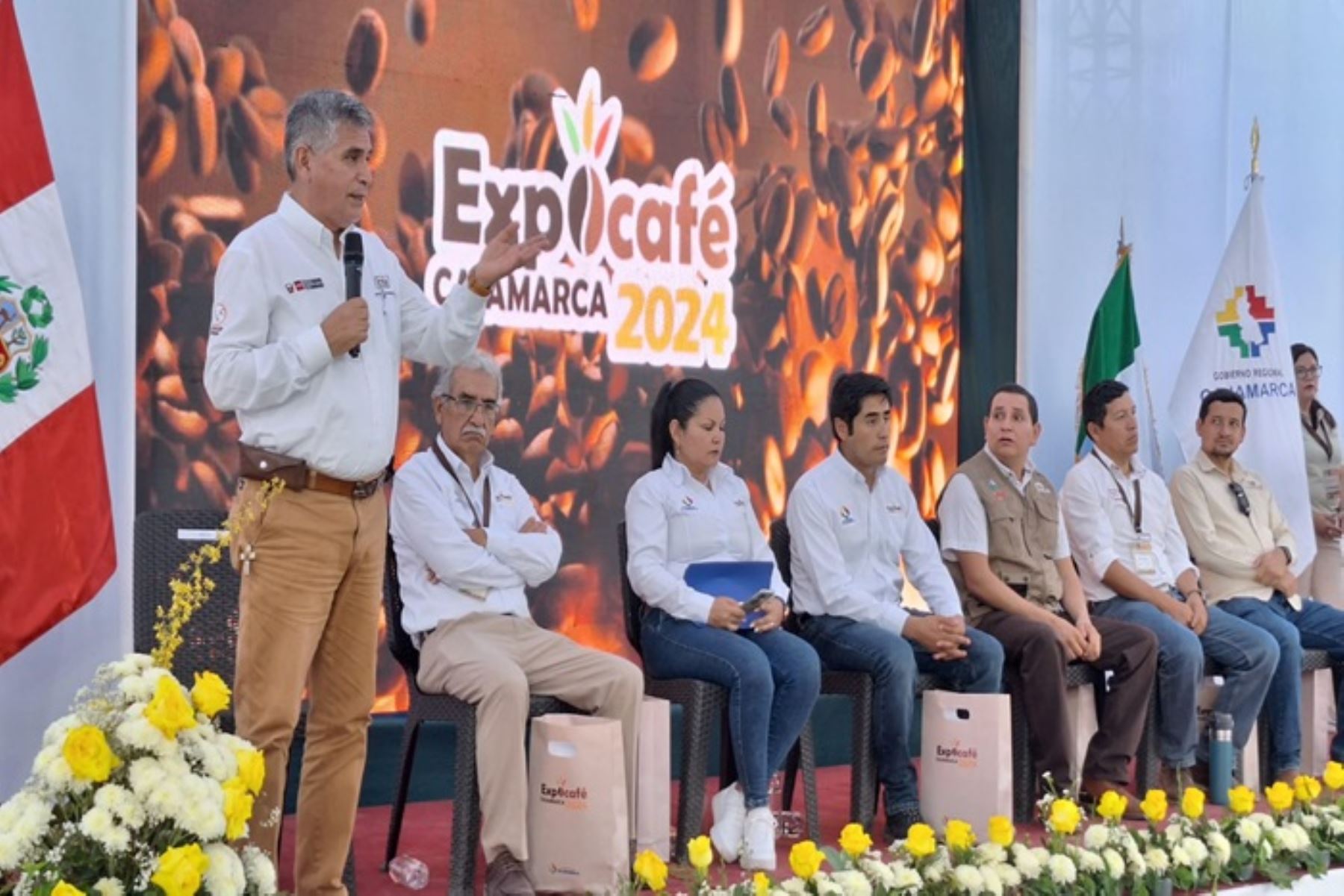 Expertos de Perú y Chile participaron en el Congreso de Cafés Especiales realizado en la región Cajamarca, y analizaron la situación y la mejora de la calidad del café, que se produce en la provincia de San Ignacio a fin de lograr un enfoque agroexportador y conquistar mercados del exterior.