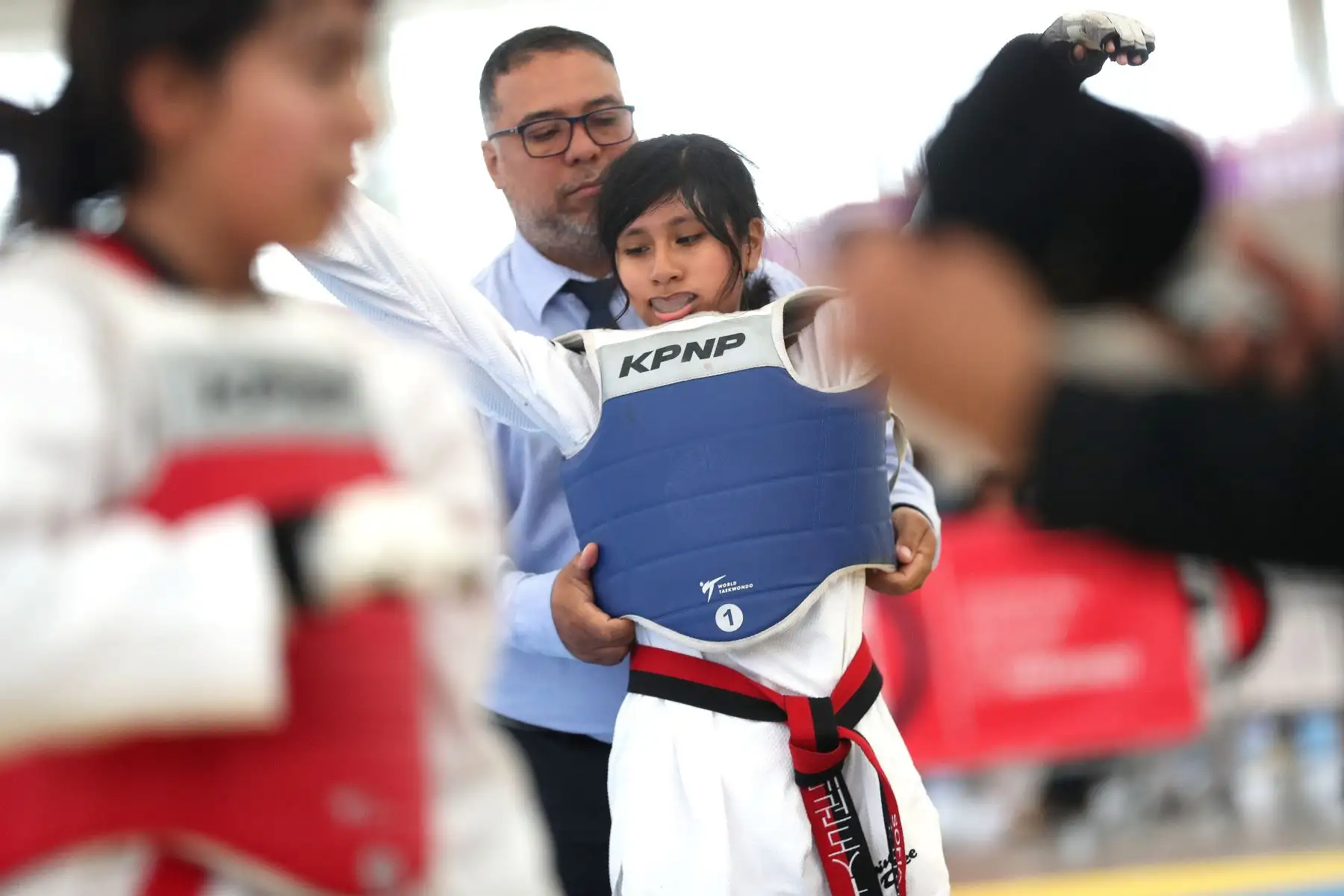 Tercer Campeonato ranking nacional de Taekwondo. "Copa Gran Maestro Ki Hyung Lee ". 
Hoy domingo se desarrolla las competencias de Cadetes y Mayores.
Villa Deportiva Nacional.
Foto : ANDINA / Lino Chipana.