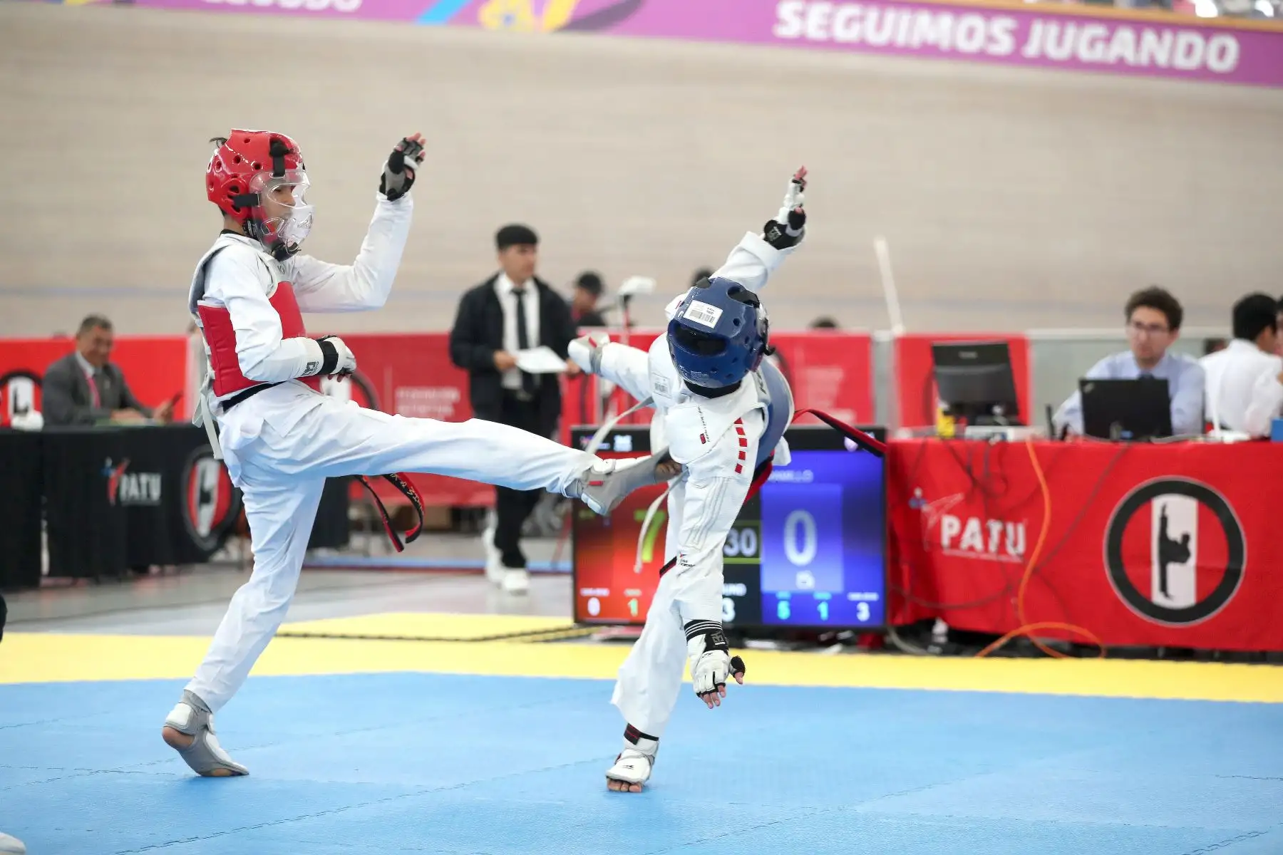 Tercer Campeonato ranking nacional de Taekwondo. "Copa Gran Maestro Ki Hyung Lee ". 
Hoy domingo se desarrolla las competencias de Cadetes y Mayores.
Villa Deportiva Nacional.
Foto : ANDINA / Lino Chipana.
