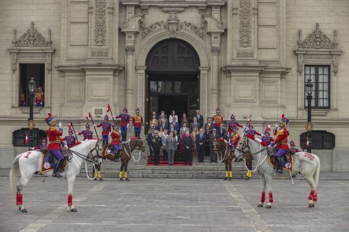 Cuerpo Diplomático presenció el tradicional Cambio de Guardia