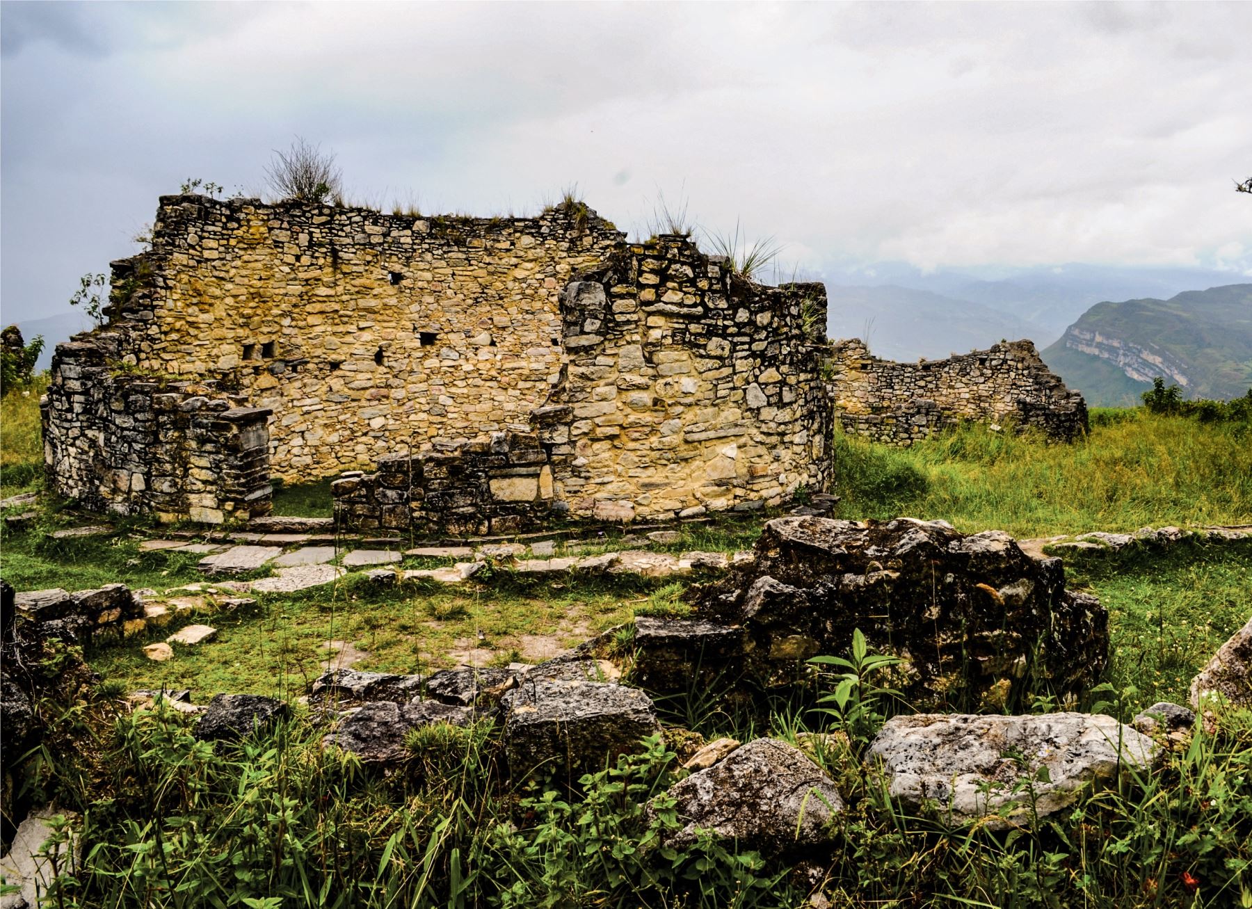 El Ministerio de Cultura impulsará el 2025 trabajos de investigación arqueológica y conservación en el complejo arqueológico monumental de Kuélap, ubicado en la región Amazonas. ANDINA/Difusión