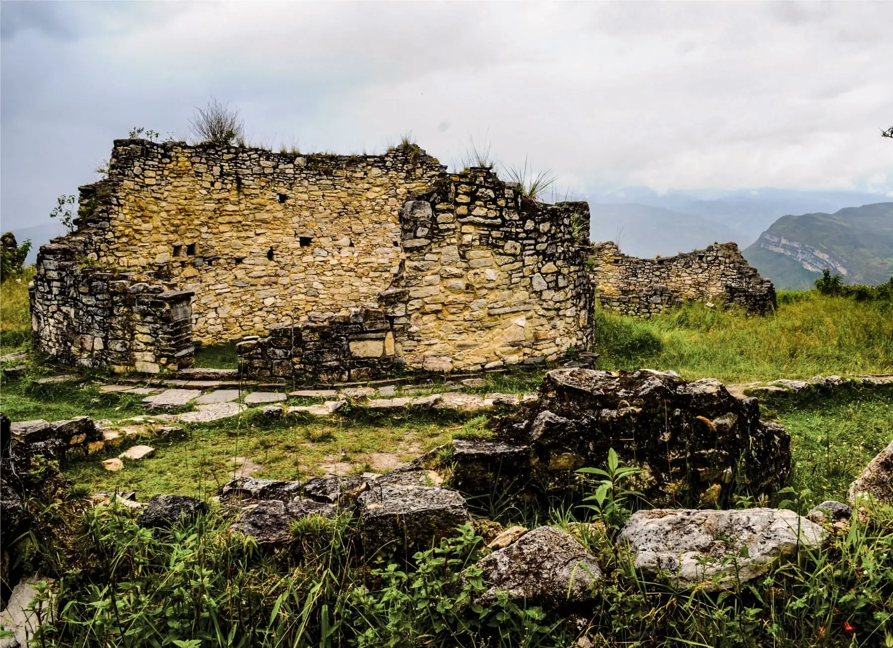 El Ministerio de Cultura impulsará el 2025 trabajos de investigación arqueológica y conservación en el complejo arqueológico monumental de Kuélap, ubicado en la región Amazonas. ANDINA/Difusión