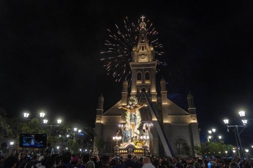 Ica: devotos acompañan imagen del Señor de Luren en su majestuoso recorrido por la ciudad