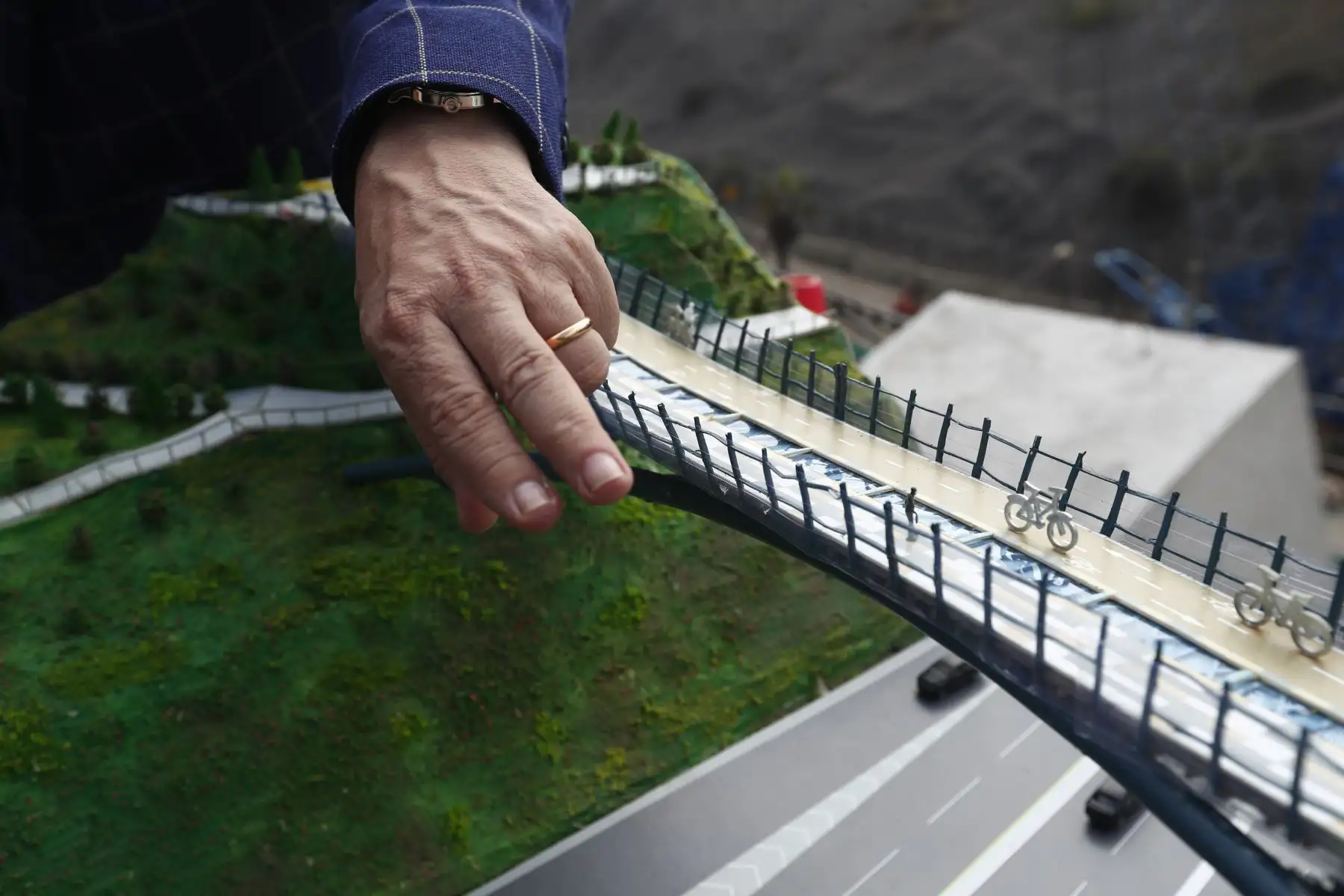 Desde la cuadra 11 del Malecón de la Reserva, el alcalde de Miraflores, Carlos Canales, acompañado de la alcaldesa de Barranco, Jessica Vargas, supervisó el avance de obras del Corredor Turístico Miraflores - Barranco, megaobra que unirá ambos distritos. Foto: ANDINA/Daniel Bracamonte