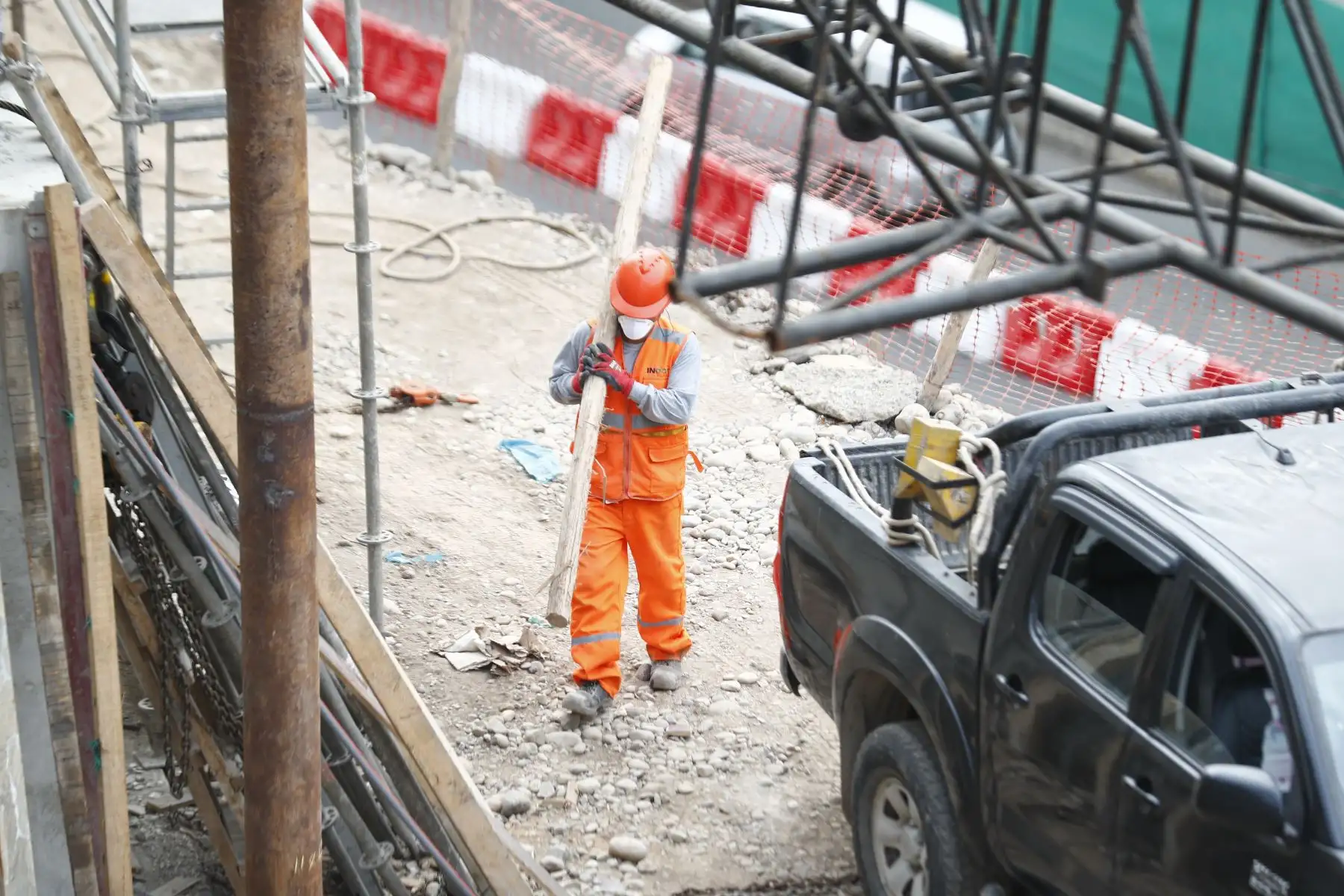 Según informó la Municipalidad de Miraflores, ya se iniciaron los trabajos finales previos al montaje del puente peatonal del Corresor Turístico Miraflores - Barranco, que unirá ambos distritos. Foto: ANDINA/Daniel Bracamonte