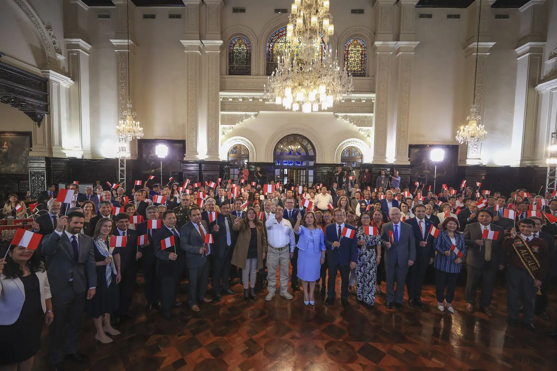La presidenta de la república, Dina Ercilia Boluarte Zegarra, participa en la ceremonia de firma del “Pacto Social por la Educación”. Foto: ANDINA/Prensa Presidencia