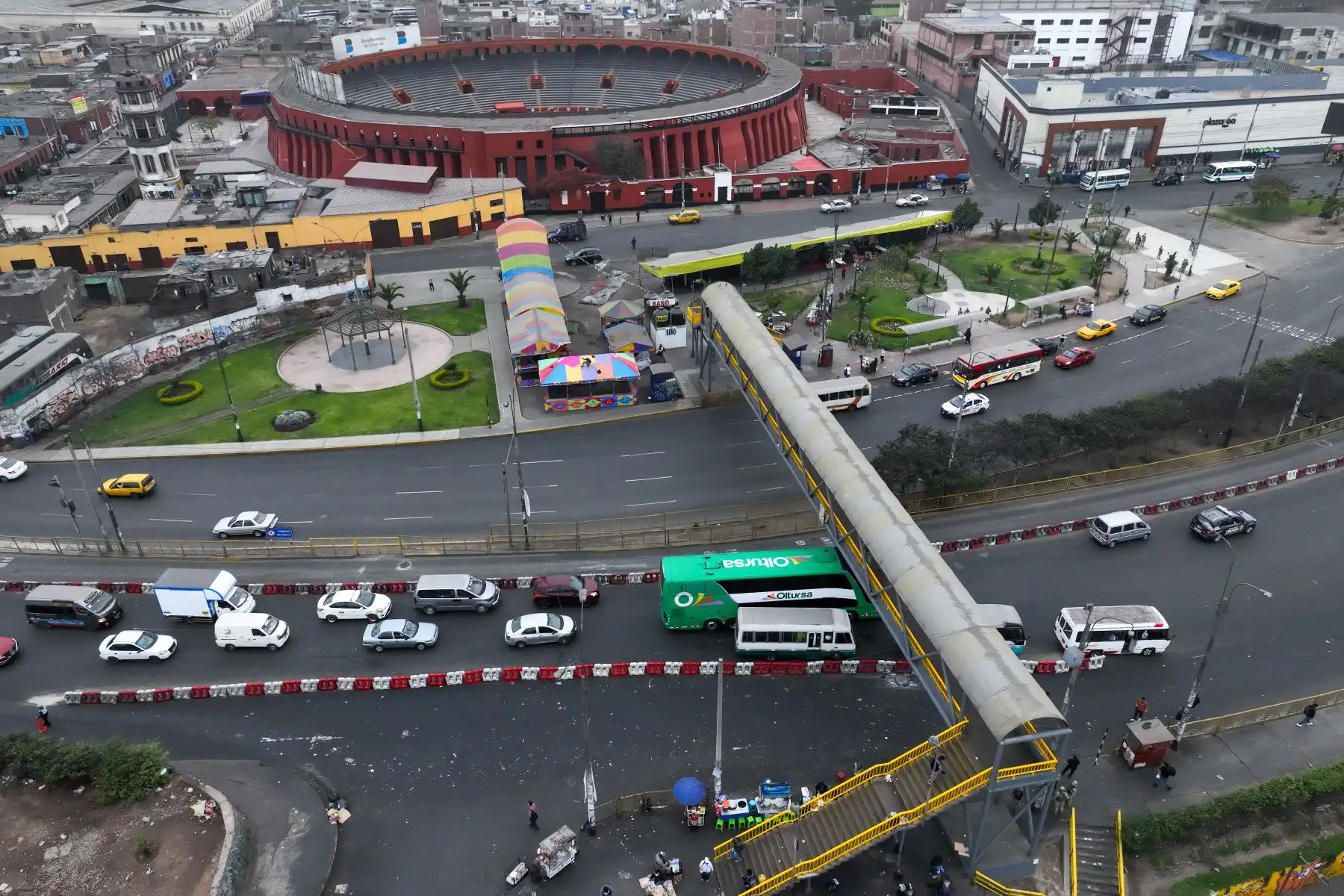 Así luce el puente de Acho con Vía de Evitamiento, durante el paro del transporte público anunciado para hoy miércoles 23 de octubre por un grupo de transportistas en Lima y Callao.

Foto: ANDINA/Juan Carlos Guzmán Negrini