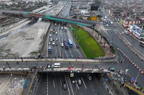 Imágenes del paro  convocado por un grupo de transportistas en Lima y Callao hoy 23 de octubre