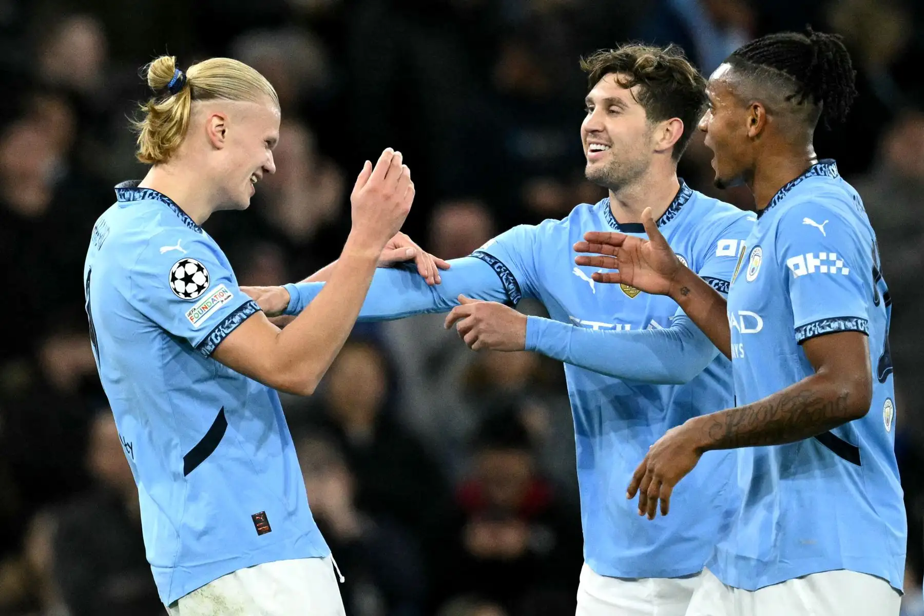 El delantero noruego del Manchester City, Erling Haaland, celebra el cuarto gol del equipo durante el partido de fútbol de la UEFA Champions League entre el Manchester City y el Sparta de Praga en el Etihad Stadium en Manchester, noroeste de Inglaterra. Foto: ANDINA/AFP