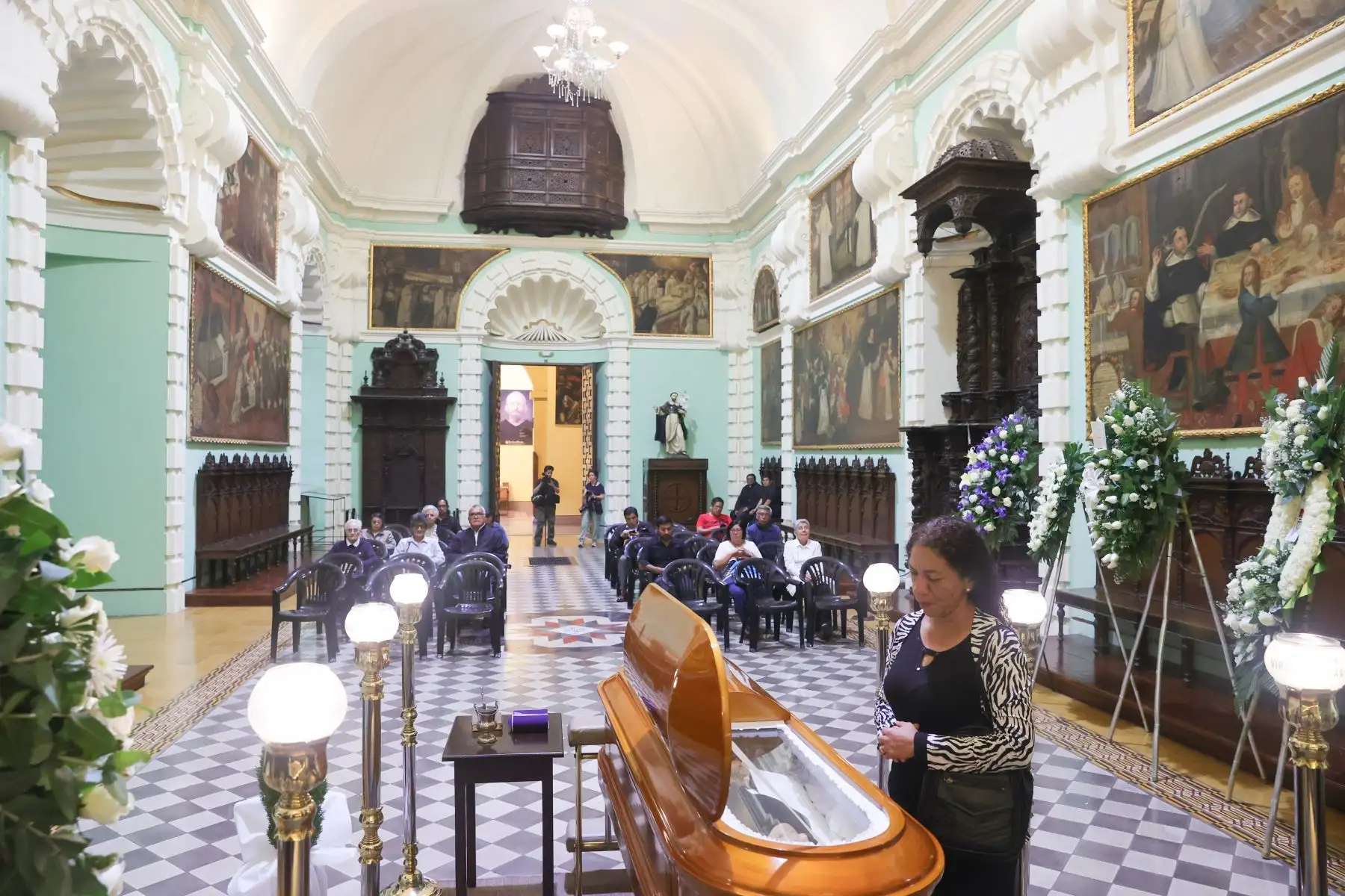 Padre Gustavo Gutierrez es velado en la Sala Capitular  del Convento Santo Domingo. Foto: ANDINA/Melina Mejía
