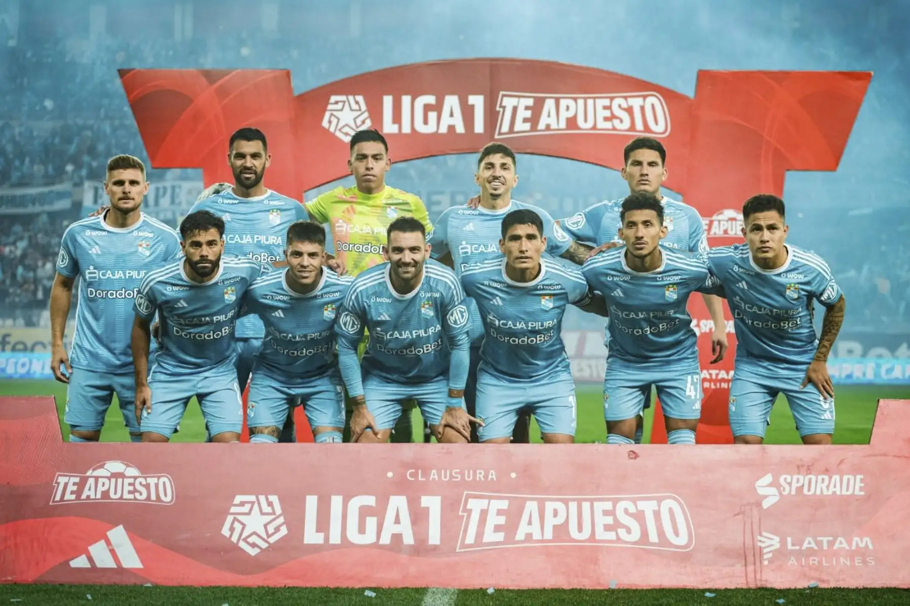 Equipo de Sporting Cristal en el estadio Nacional de Lima. Vs. Universitario de Deporte en la antepenúltima fecha del torneo de clausura.
Foto: ANDINA/ClubSCristal