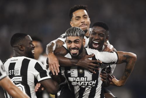 Botafogo pulveriza 5-0 a Peñarol y mete más que un pie en la final de la Libertadores