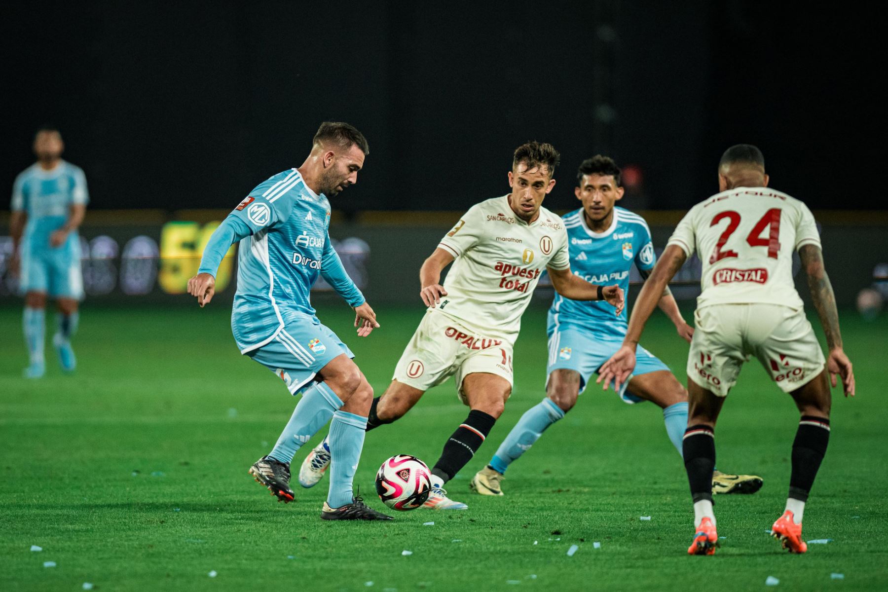 Sporting Cristal vence por 2 gol a 1 durante el segundo tiempo del partido contra Universitario. Foto: ANDINA/Difusión