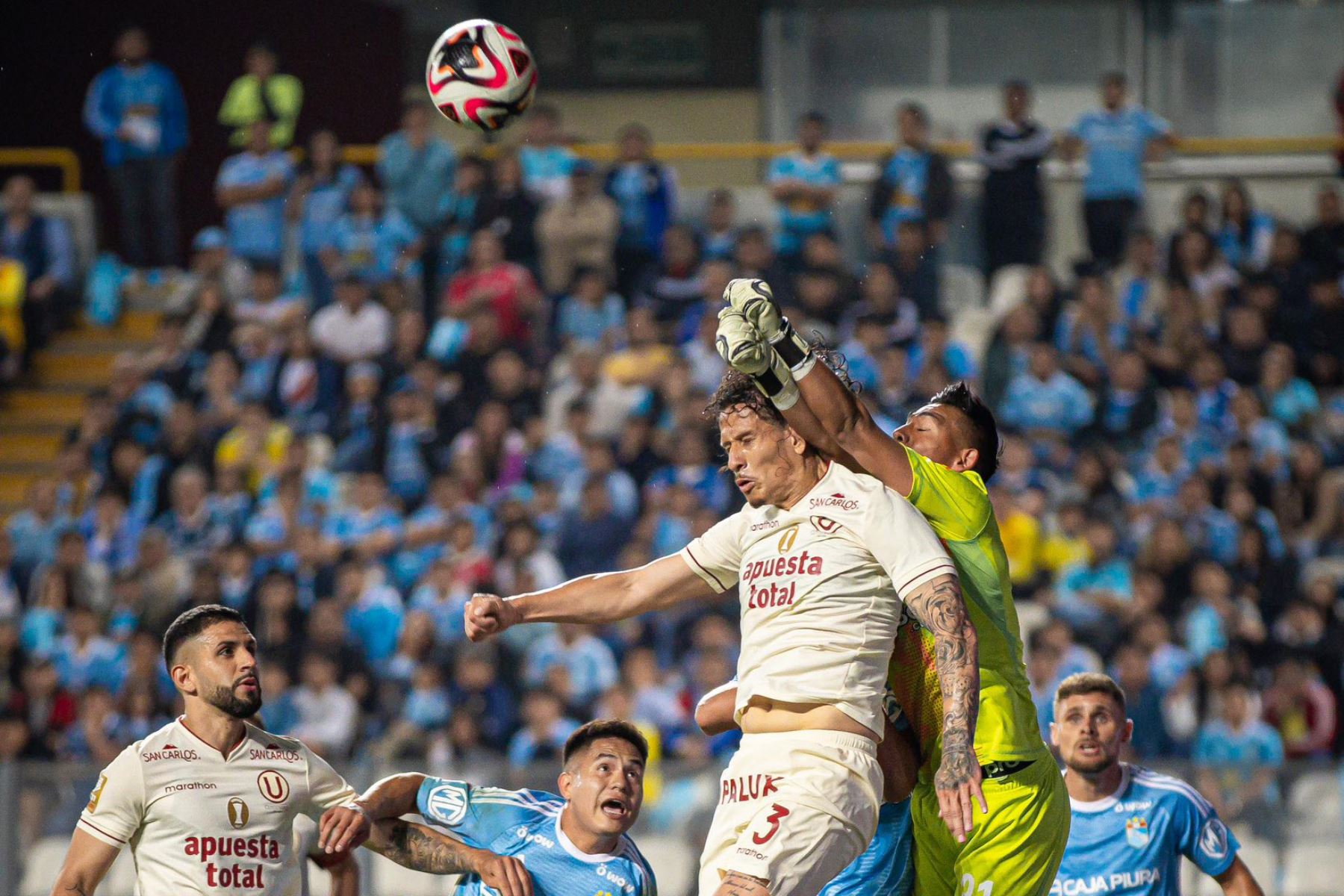 Sporting Cristal vence por 2 gol a 1 durante el segundo tiempo del partido contra Universitario. Foto: ANDINA/Difusión