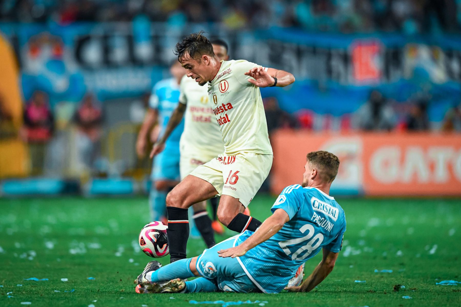 Sporting Cristal vence por 2 gol a 1 durante el segundo tiempo del partido contra Universitario. Foto: ANDINA/Difusión