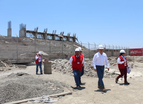 Contralor César Aguilar realizó una visita de trabajo en Ica donde supervisó cinco obras paralizadas. ANDINA/Difusión