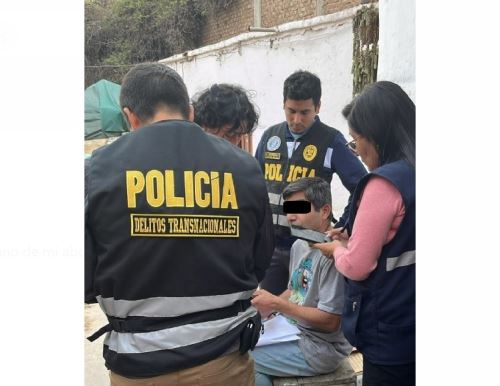 Agentes de la Unidad de Investigaciones de Delitos Trasnacionales de Policía Nacional del Perú detuvieron ayer en Trujillo a Juan Medina Rubio (44), acusado de integrar una red internacional de pornografía infantil. ANDINA/Difusión