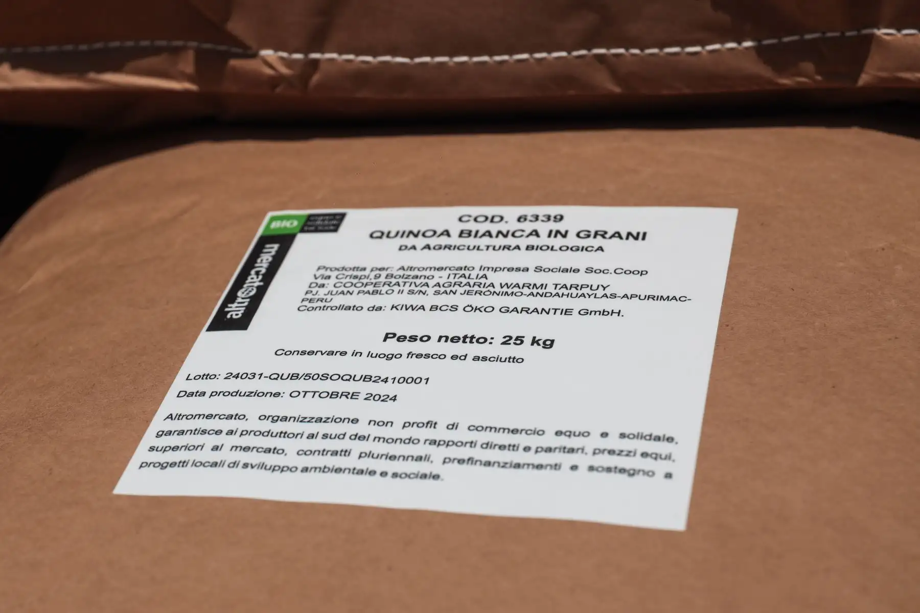 La quinua producida por Warmi Tarpuy cuenta con las certificaciones Orgánico, Agricultura Familiar y Comercio Justo, lo que le permite no solo acceder a mercados internacionales exigentes, sino también mejorar las condiciones de vida de sus productores. Foto: ANDINA/ Connie Calderon