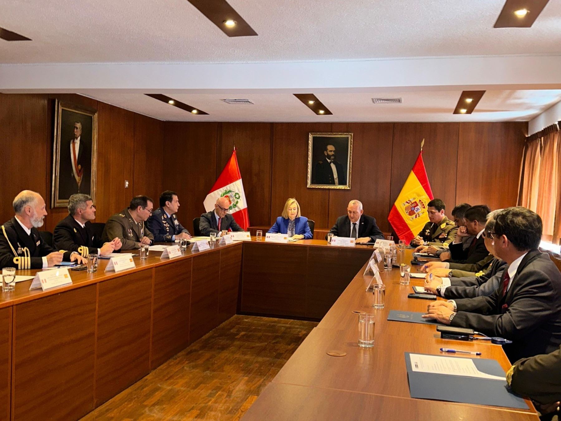 Reunión de autoridades del sector Defensa de Perú y de España. ANDINA/Difusión