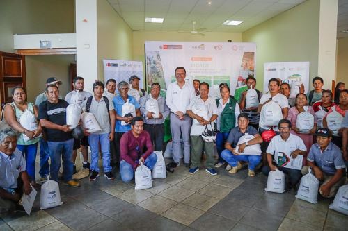 Ministro de Desarrollo Agrario y Riego, Angel Manero Campos realizó una visita de trabajo a la región Madre de Dios. Foto: Cortesía.