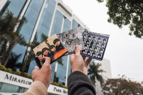 Paul McCartney: fans del exBeatle esperan a su ídolo en los exteriores del Miraflores Park Hotel