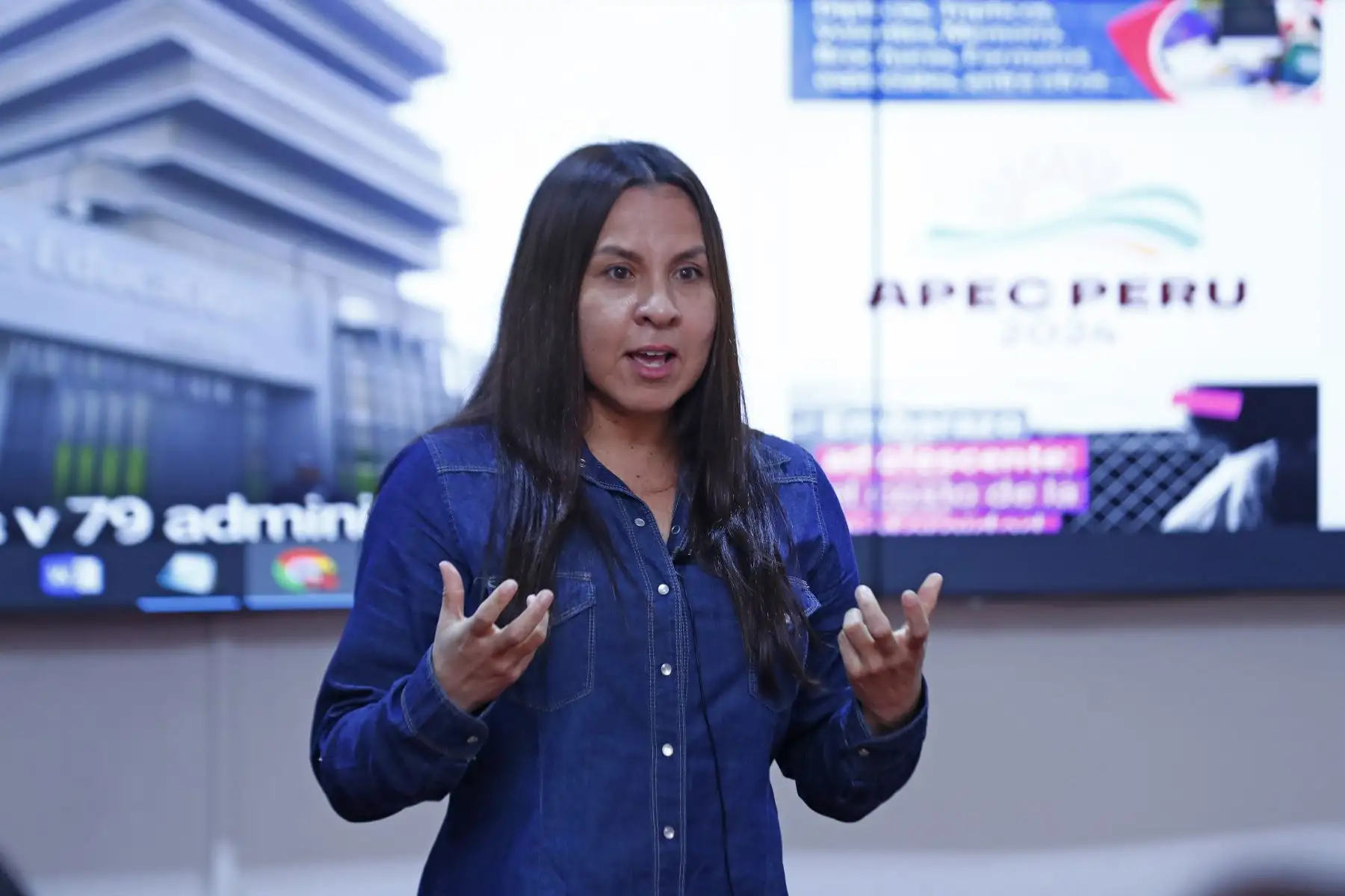 Estudiantes de sexto ciclo de Periodismo de la Universidad Jaime Bausate y Meza visitaron las instalaciones del Diario El Peruano y de la Agencia Andina para recorrer el Museo Gráfico de Editora Perú, y para escuchar las exposiciones de la iniciativa Vive Andina, en el que periodistas de ambos medios de comunicación comparten sus experiencias profesionales con los jóvenes. Foto: ANDINA/Daniel Bracamonte